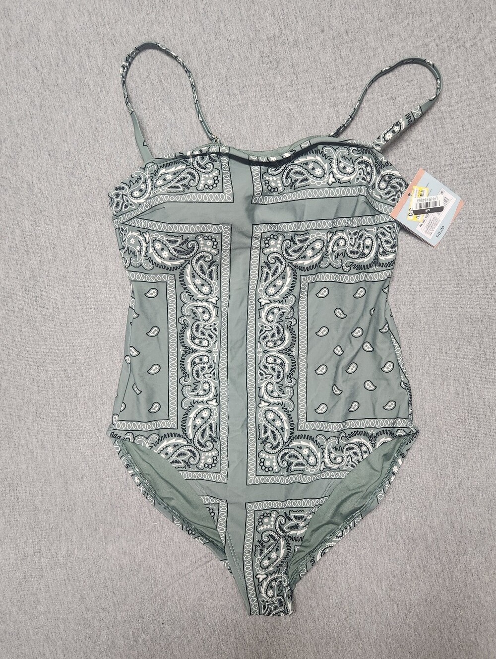 Shade & Shore Women’s Bandana Print Square‑Neck One‑Piece Swimsuit – Green (M)